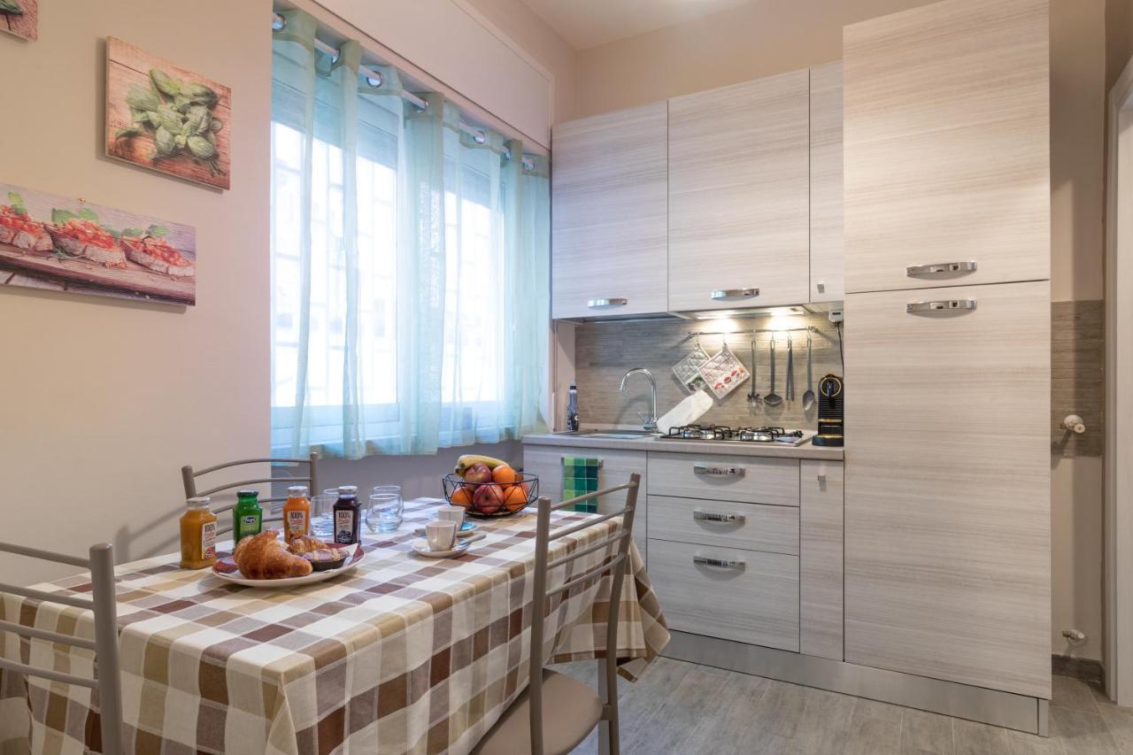 V B M Apartment Bari Bagian luar foto