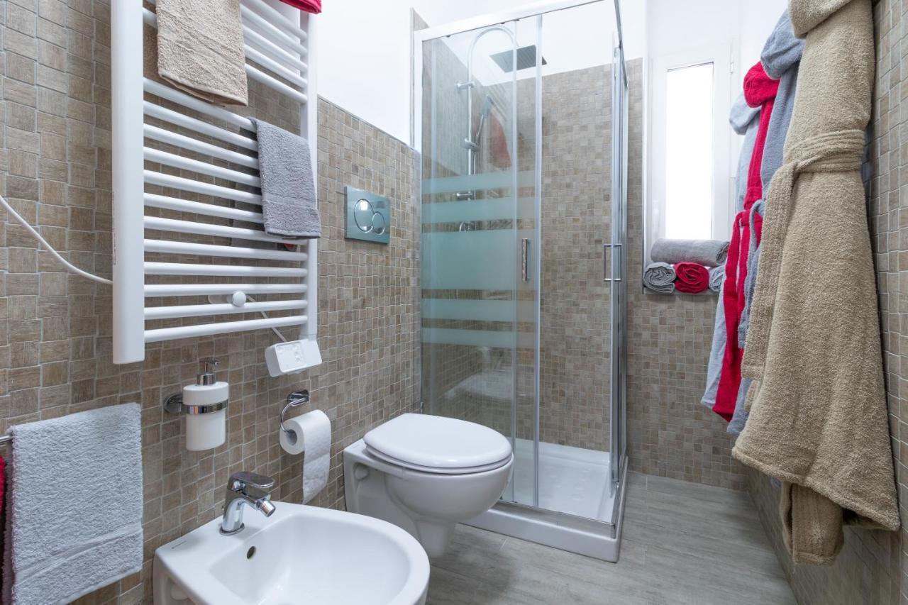 V B M Apartment Bari Bagian luar foto