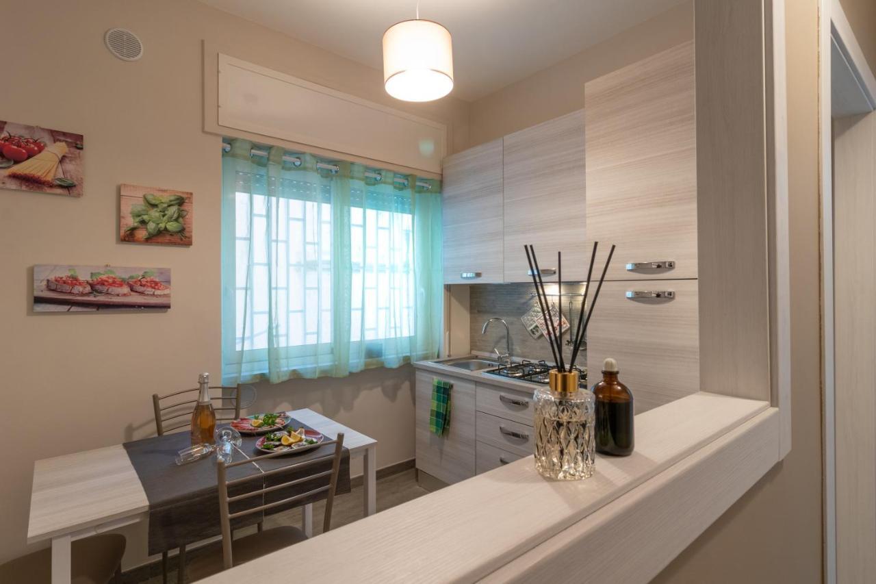 V B M Apartment Bari Bagian luar foto
