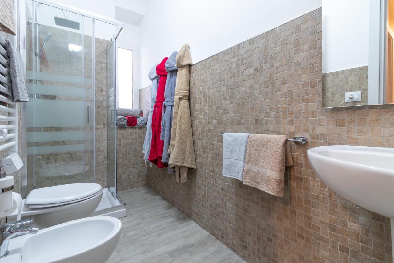 V B M Apartment Bari Bagian luar foto